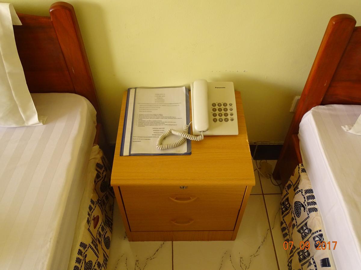 Panama Inn Μόσι Εξωτερικό φωτογραφία